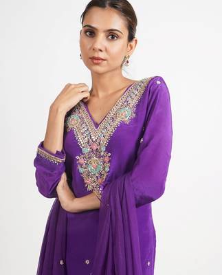Purple 'jharokha'  hand embroidered  silk crepe  womens  suit- set of 3 2