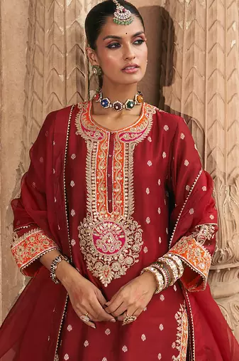 Red embroidered chanderi silk kurta set With Dupatta