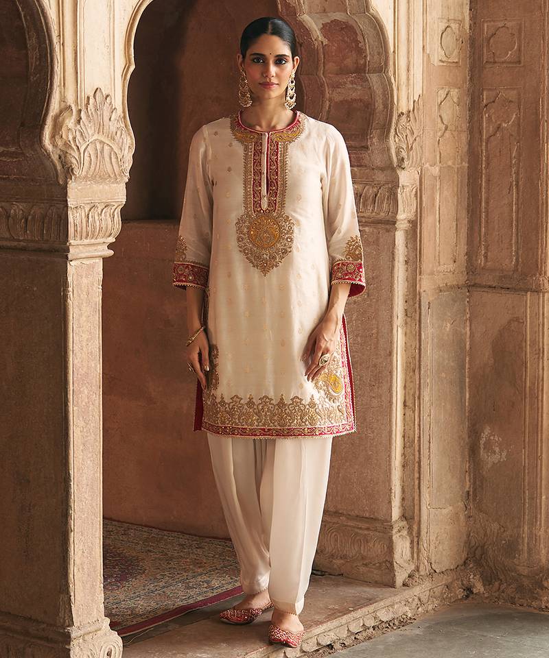 Ivory embroidered chanderi silk kurta set