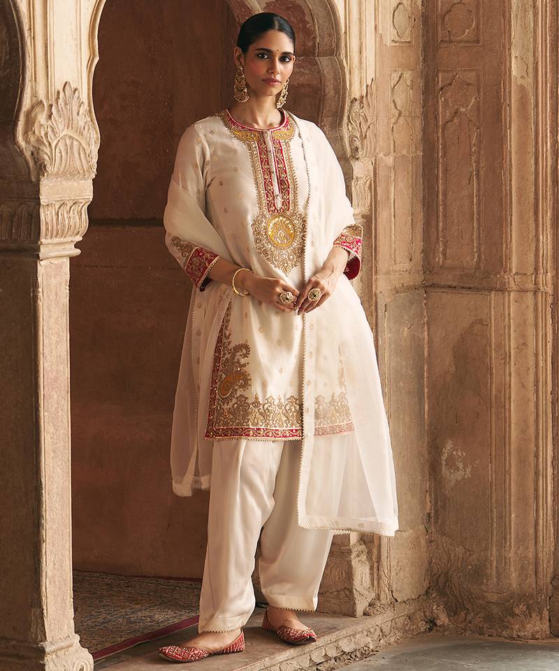 Ivory embroidered chanderi silk kurta set With Dupatta