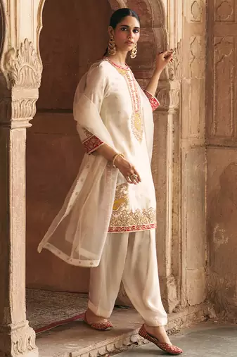 Ivory embroidered chanderi silk kurta set With Dupatta