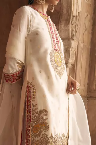 Ivory embroidered chanderi silk kurta set With Dupatta