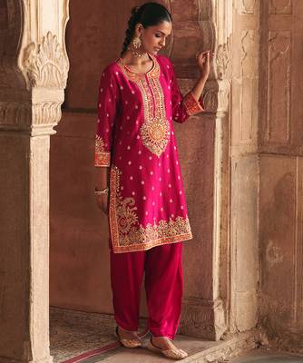 Hot pink embroidered chanderi silk kurta set 1
