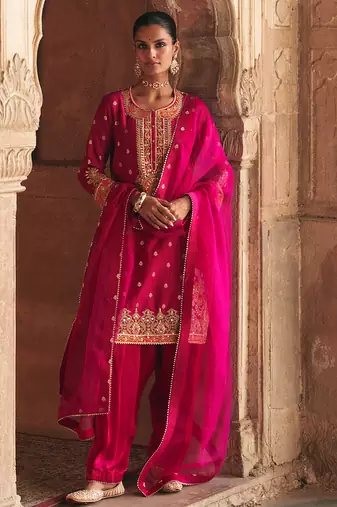Hot pink embroidered chanderi silk kurta set With Dupatta