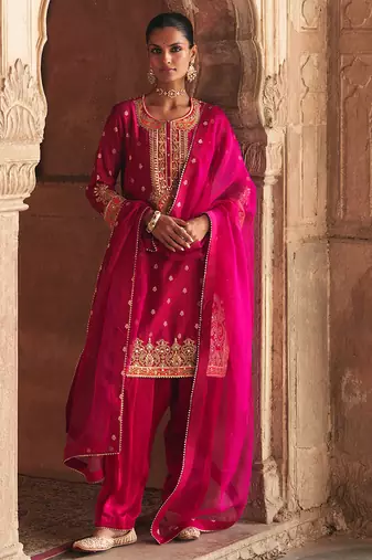 Hot pink embroidered chanderi silk kurta set With Dupatta