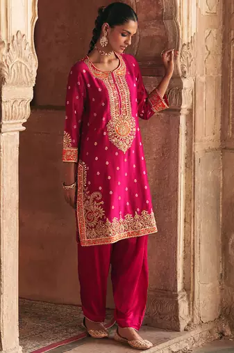 Hot pink embroidered chanderi silk kurta set With Dupatta
