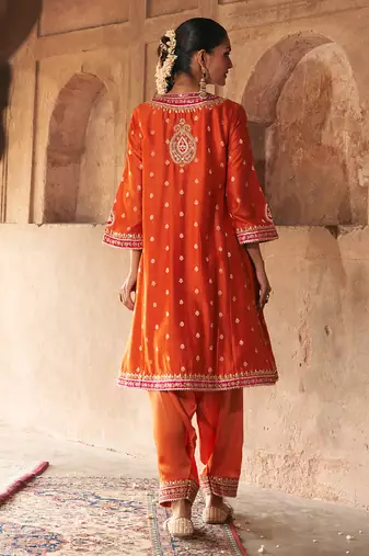 Orange embroidered chanderi silk kurta set With Dupatta