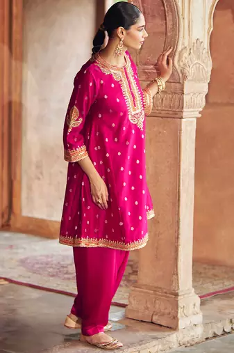Pink  embroidered chanderi silk kurta set With Dupatta