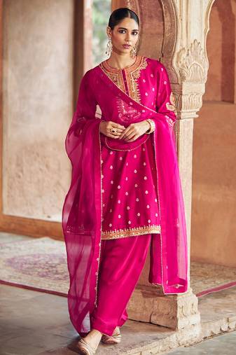 Pink  embroidered chanderi silk kurta set With Dupatta