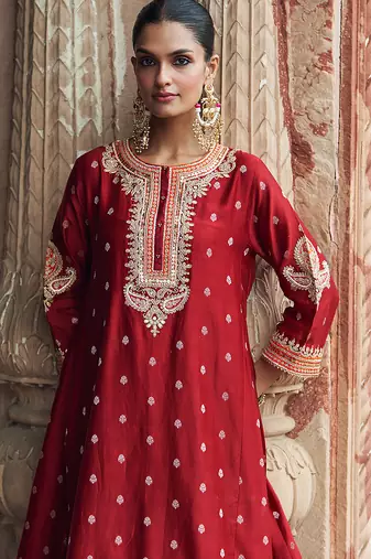 Red embroidered chanderi silk kurta set With Dupatta