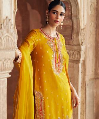 Mustard embroidered chanderi silk kurta set With Dupatta 3