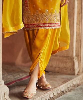 Mustard embroidered chanderi silk kurta set With Dupatta 5