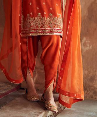 Orange embroidered chanderi silk kurta set With Dupatta 3