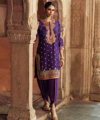 Purple embroidered chanderi silk kurta set With Dupatta 3