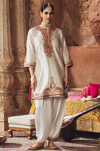 Ivory embroidered chanderi silk kurta set