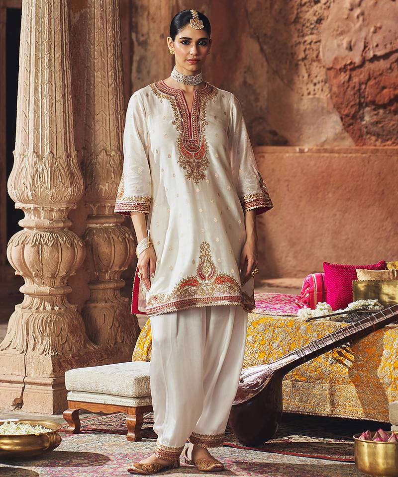 Ivory embroidered chanderi silk kurta set