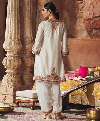 Ivory embroidered chanderi silk kurta set 3