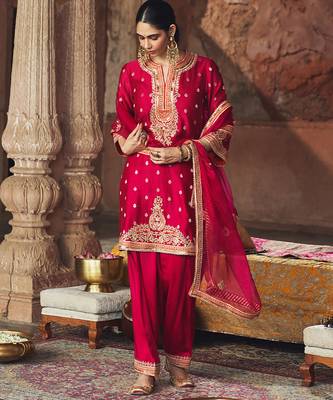 Hot pink embroidered chanderi silk kurta set 3