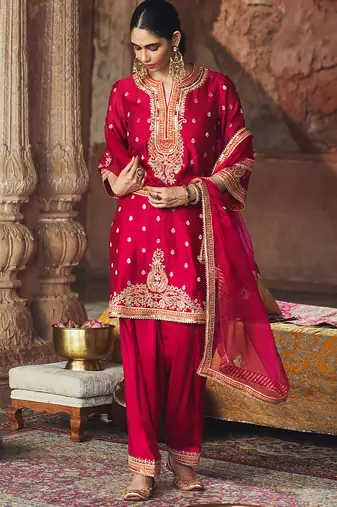 Hot pink embroidered chanderi silk kurta set