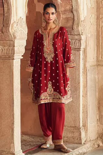 Red embroidered chanderi silk kurta set