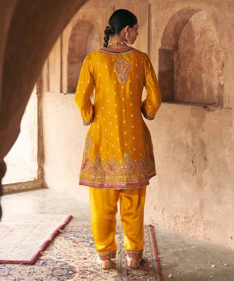 Mustard embroidered chanderi silk kurta set 4