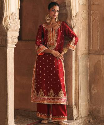 Red embroidered chanderi silk kurta set 2