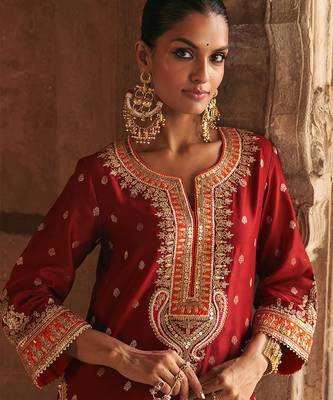 Red embroidered chanderi silk kurta set 4