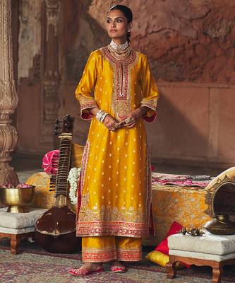 Mustard embroidered chanderi silk kurta set 4