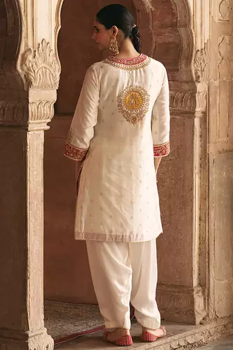 Ivory embroidered chanderi silk kurta set