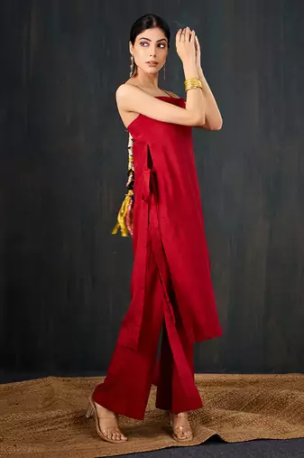 Red plain dola silk kurta set