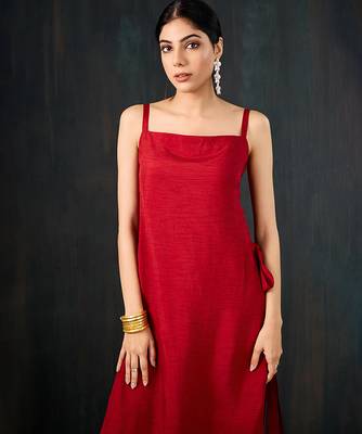 Red plain dola silk kurta set 3