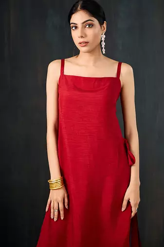 Red plain dola silk kurta set