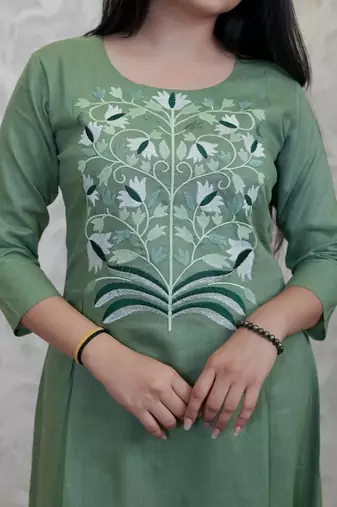 Green Women  Cotton Embroideredry Kurta With Pant