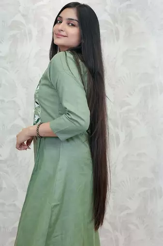 Green Women  Cotton Embroideredry Kurta With Pant