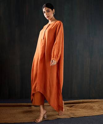 Orange plain dola silk kurta set 2