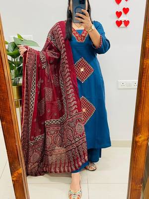 Blue Women  Cotton Printed Kurta With Pant And Dupatta 1