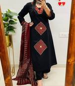 Black Women Pure Cotton Printed Kurta With Pant And Dupatta