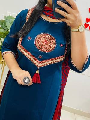 Blue Women  Cotton Embroideredry Kurta With Pant And Dupatta 2