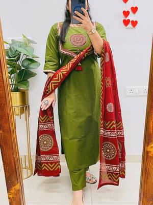 Green Women  Cotton Embroideredry Kurta With Pant And Dupatta 3