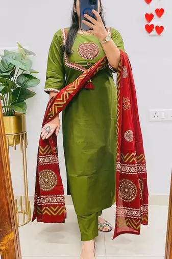 Green Women  Cotton Embroideredry Kurta With Pant And Dupatta