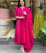 Pink Women Pure Cotton Embroideredry Kurta With Pant And Dupatta
