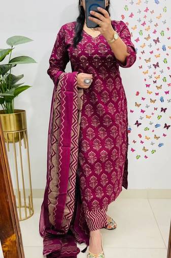 women pure cotton printed maroon kurta with pant and dupatta