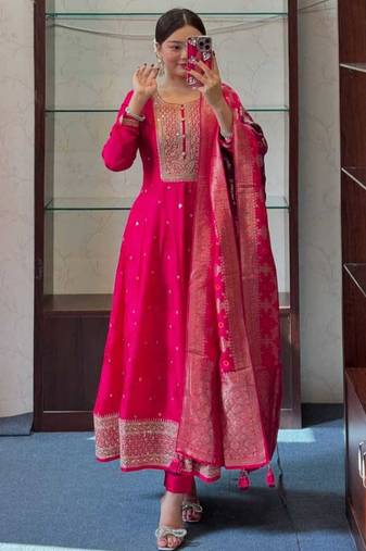 women silk embroidery pink kurta with pant and dupatta