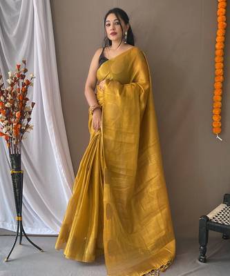Gold woven tissue saree with blouse piece 1