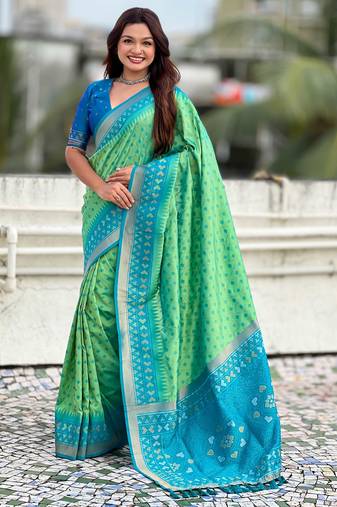 Soft silk zari woven patola saree with contrast bandhani weaves