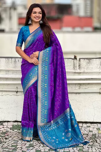 Soft silk zari woven patola saree with contrast bandhani weaves
