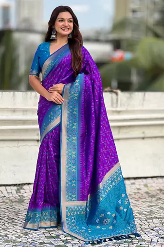 Soft silk zari woven patola saree with contrast bandhani weaves