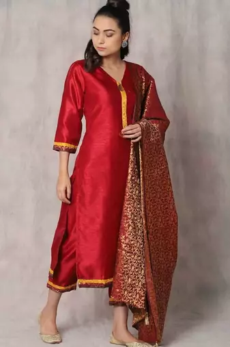 red cotton Surkh tashi kurta & pant with dupatta