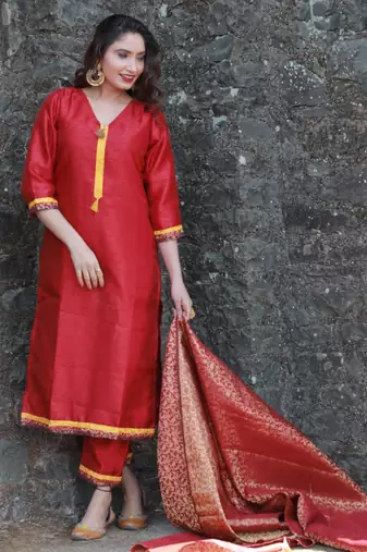 red cotton Surkh tashi kurta & pant with dupatta