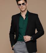 black single-breasted slim fit solid blazer